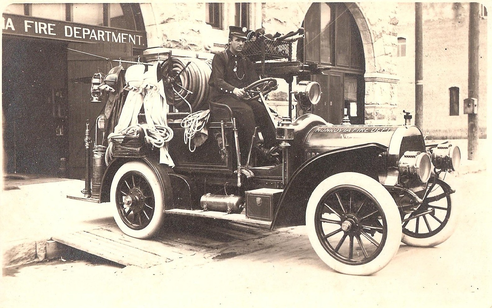 Monrovia Fire Engine (2)