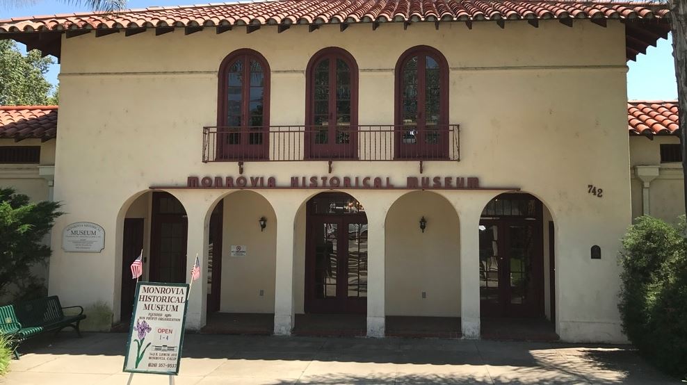 historical museum front of bldg